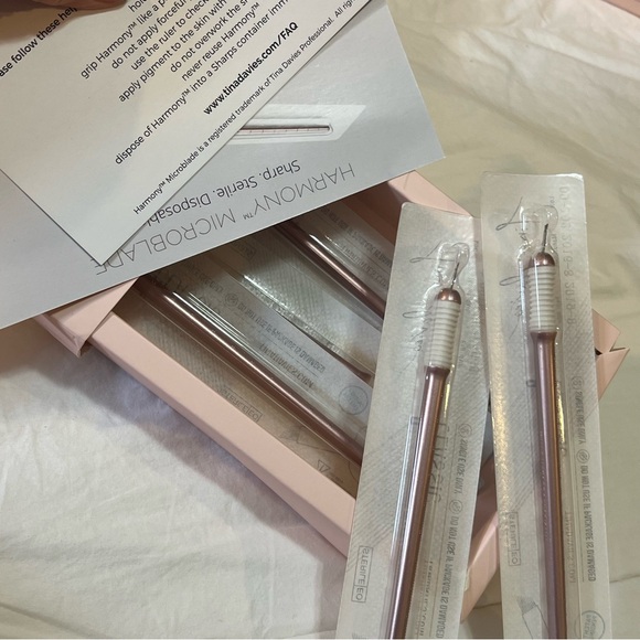 TINA DAVIES Harmony Microblades curved shaders classic eyebrows - Picture 6 of 6